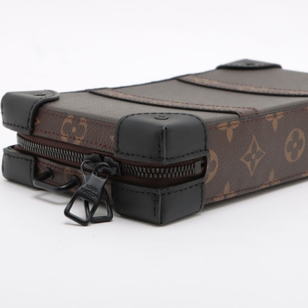Authentic Louis Vuitton Monogram Taiga Soft Trunk Wallet - Picture 3 of 11